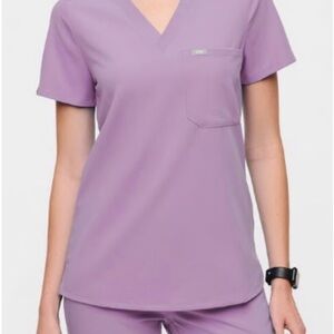 FIGS Zamora Lilac Joggers L petite and Catarina One Pocket Top L Lilac